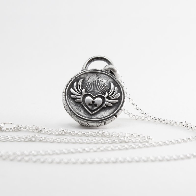 healer magic amulet necklace